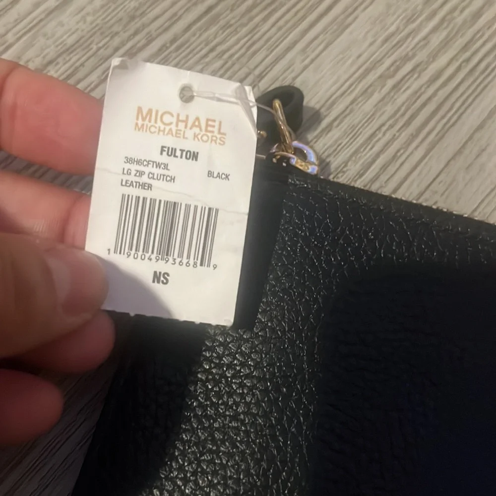 Micheal Kors Clutch